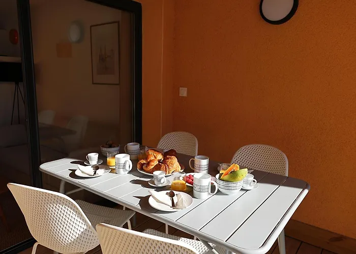 Appt T2 Vue Avec Piscine